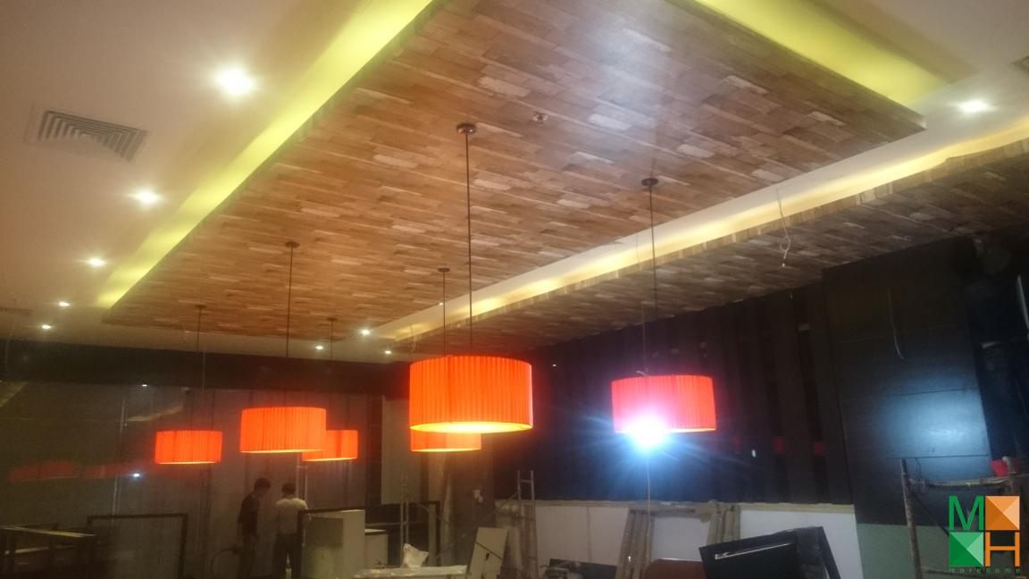 thi-cong-giay-dan-tuong-tai-toa-nha-IPH (8)